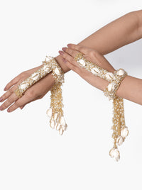 Jishani Shell Beaded Hathphool