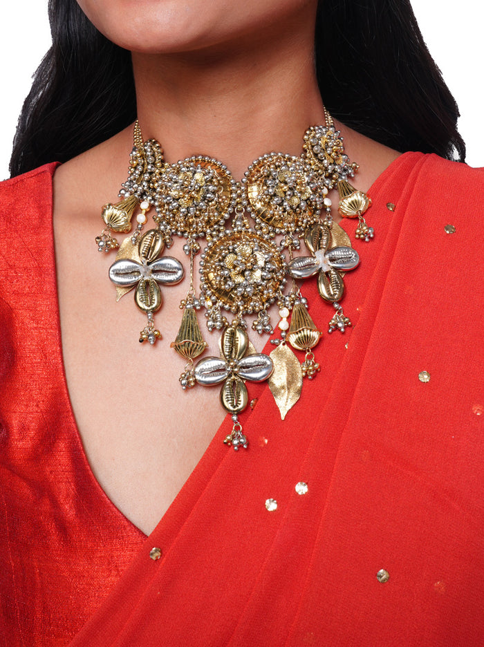 Aatvi Necklace