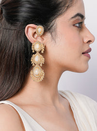 Esha Shell Ear Cuff
