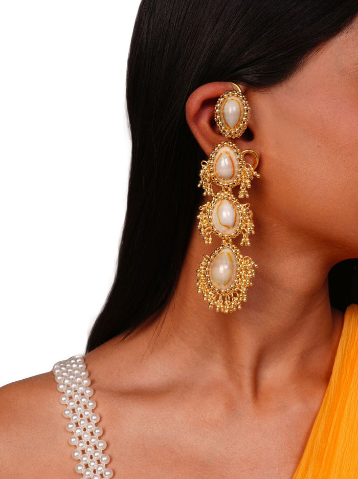 Esha Earcuff