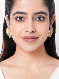 Gavya Shell Stud Earrings