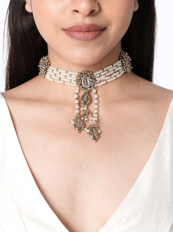 Hiba Embriodered Shell Choker