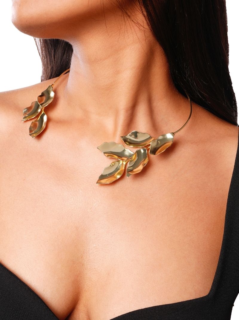 Leaves Choker