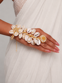 Morska Cowrie Shell Hathphool