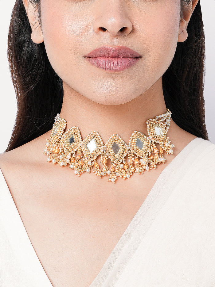 Nikki Choker