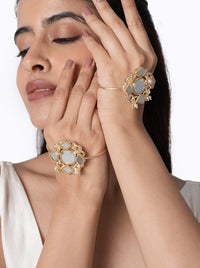 Prerna Mirror Statement Handcuff