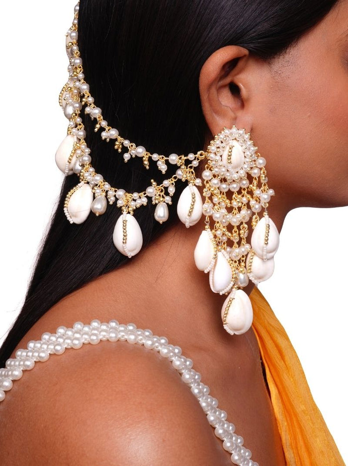 Sargunita Earrings