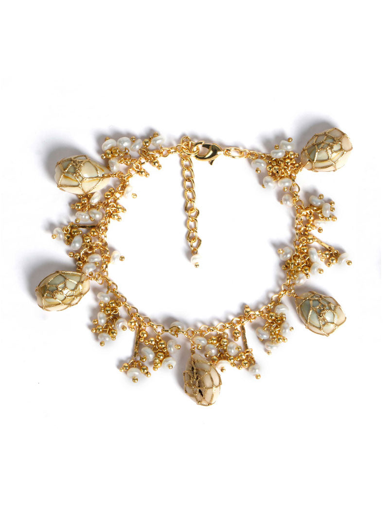 Adhira Choker