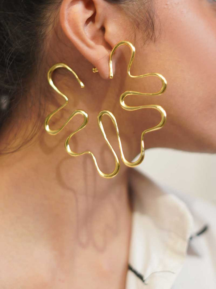 Dina Hoops