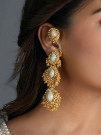 Esha Earcuff