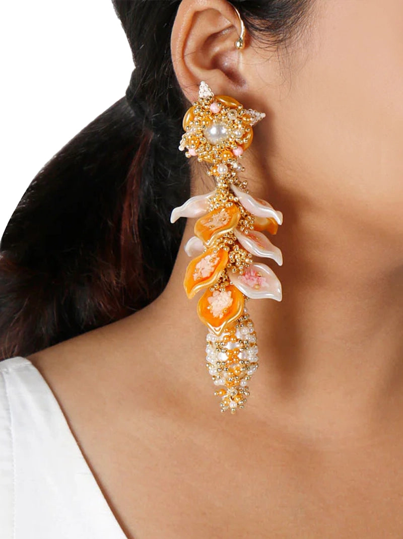 Nirguna Earcuff